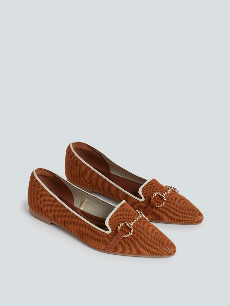 LUNA BLU Tan Chain-Detail Pointed-Toe Flats